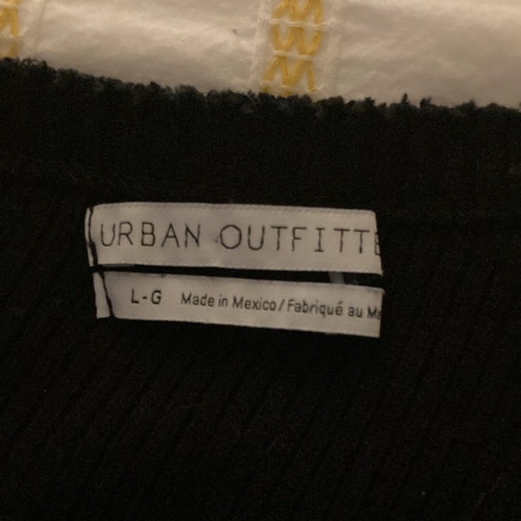 Urban Outfitters Black Off Shoulder Crop Top, Sz L - Picture 3 of 3
